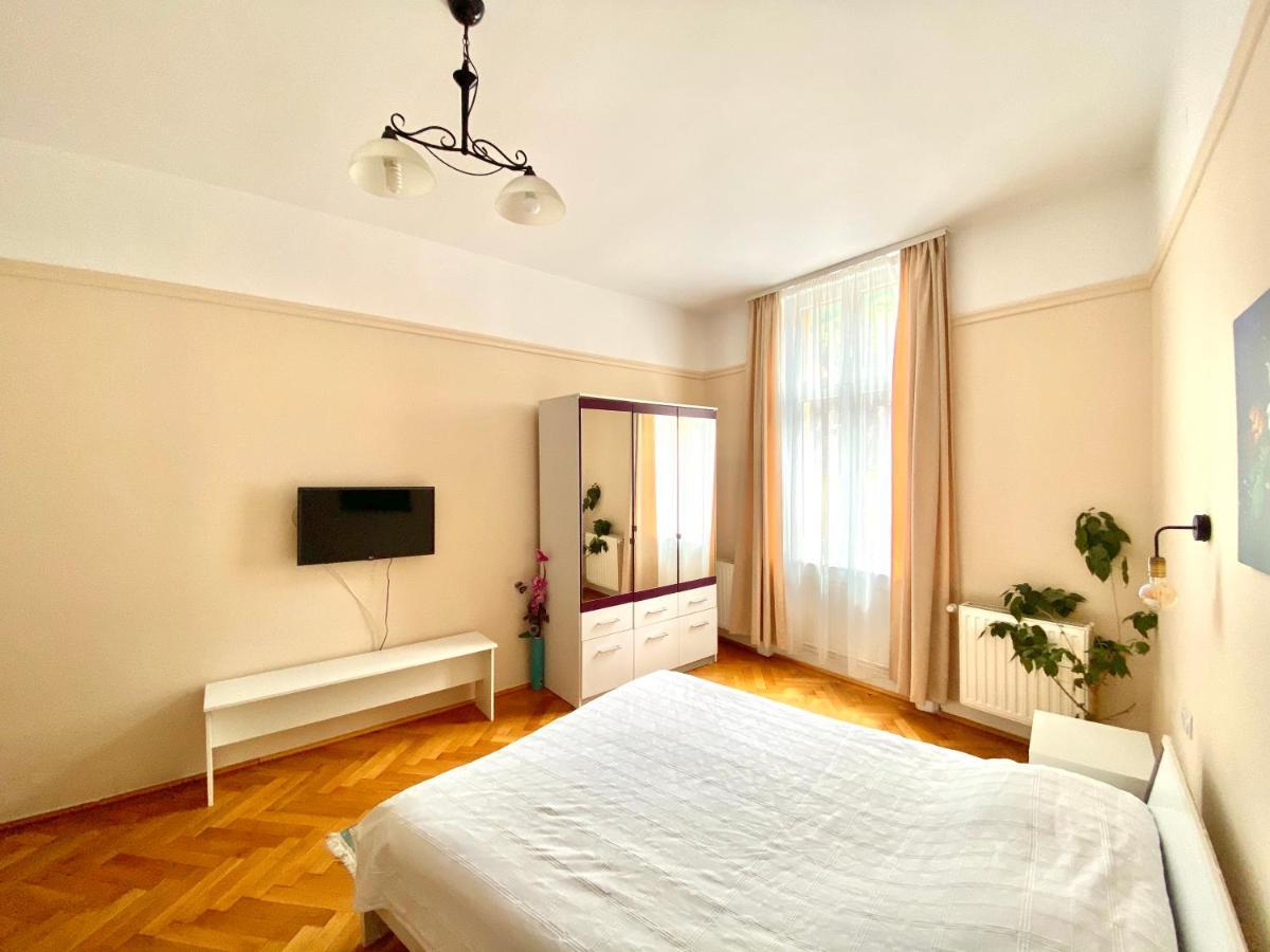 ホテル Casa Balcescu ブラショフ エクステリア 写真