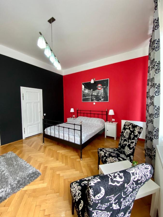 ホテル Casa Balcescu ブラショフ エクステリア 写真