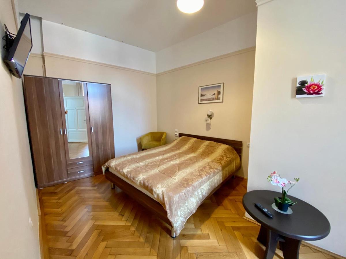 ホテル Casa Balcescu ブラショフ エクステリア 写真