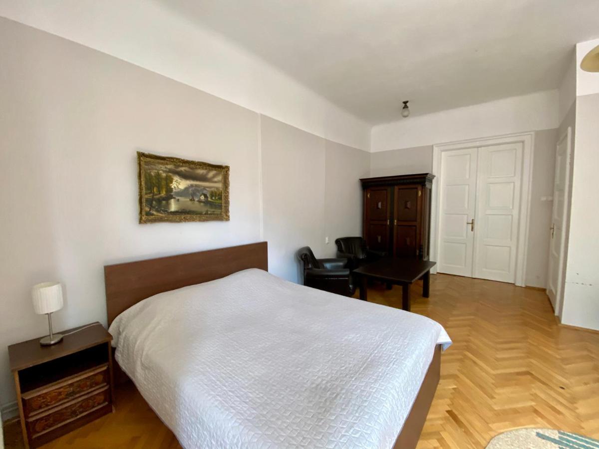 ホテル Casa Balcescu ブラショフ エクステリア 写真
