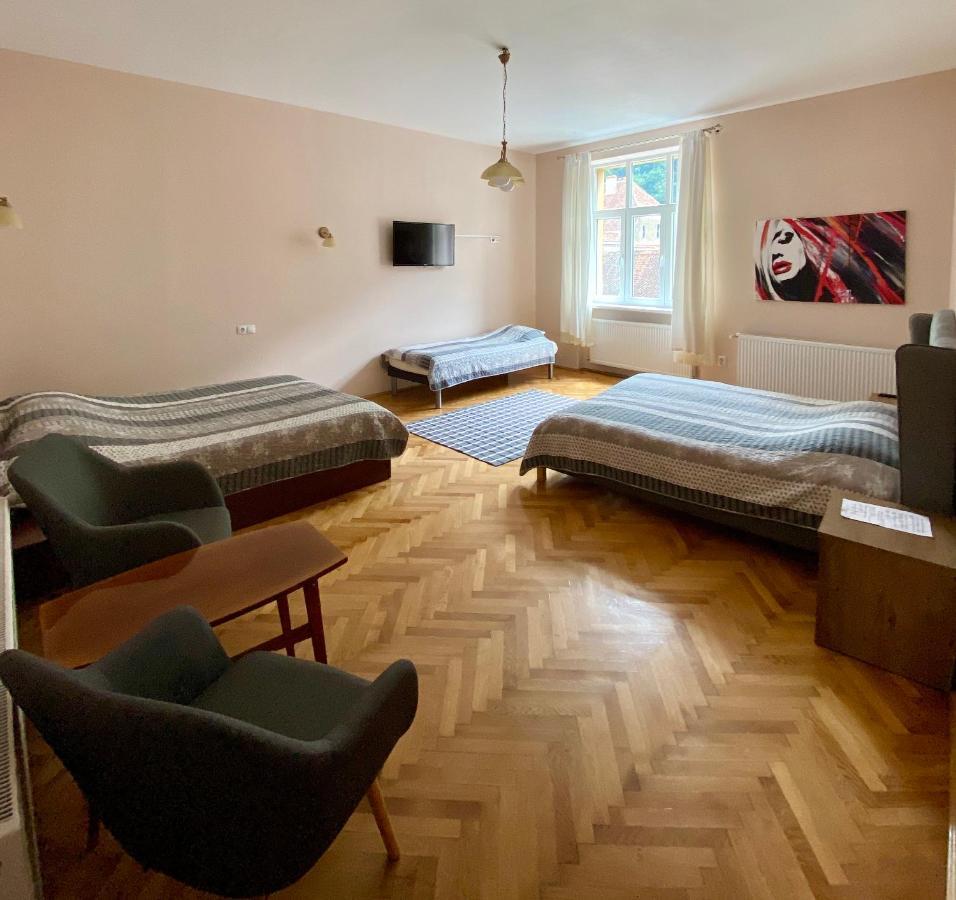 ホテル Casa Balcescu ブラショフ エクステリア 写真