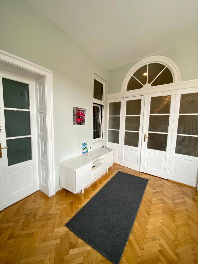 ホテル Casa Balcescu ブラショフ エクステリア 写真